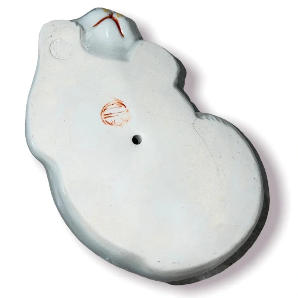 Rare antique japanese Kutani White Moriage Porcelain Sleeping Cat Signed - Picture 4 of 4